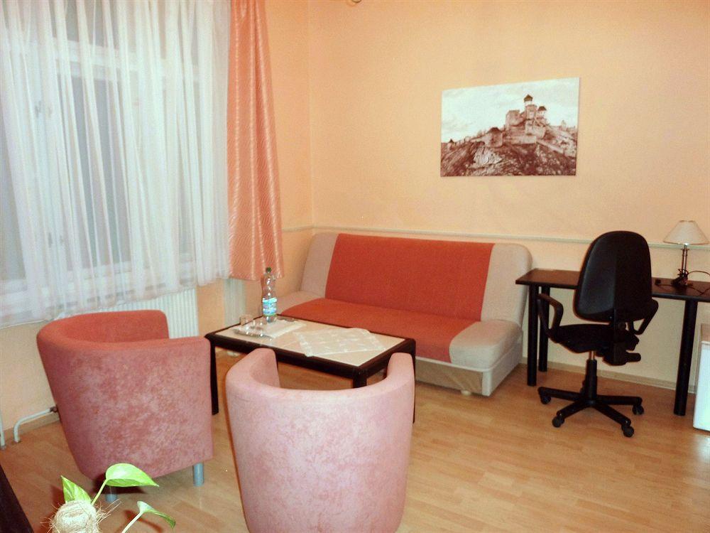 Penzion Tiberia Trencin Ngoại thất bức ảnh